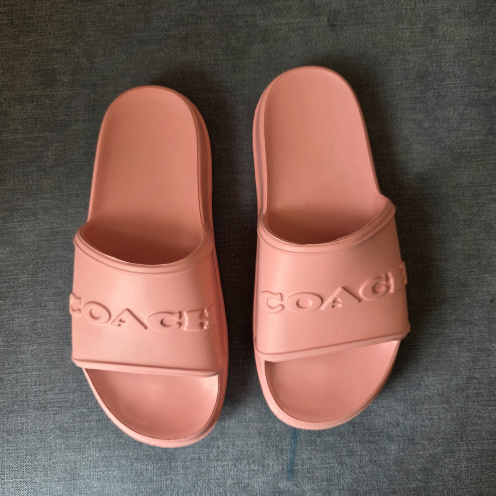 Coach Pink Rubber Slide Sandals Women’s Size 6 Pool Shower Slides